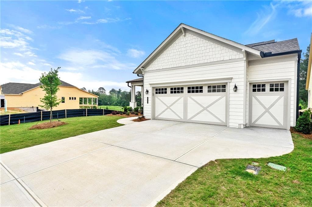2 bedroom, 2 bathroom, 1,713 sq ft single family residence for sale at 203 Bear Way, Hoschton, GA 30548