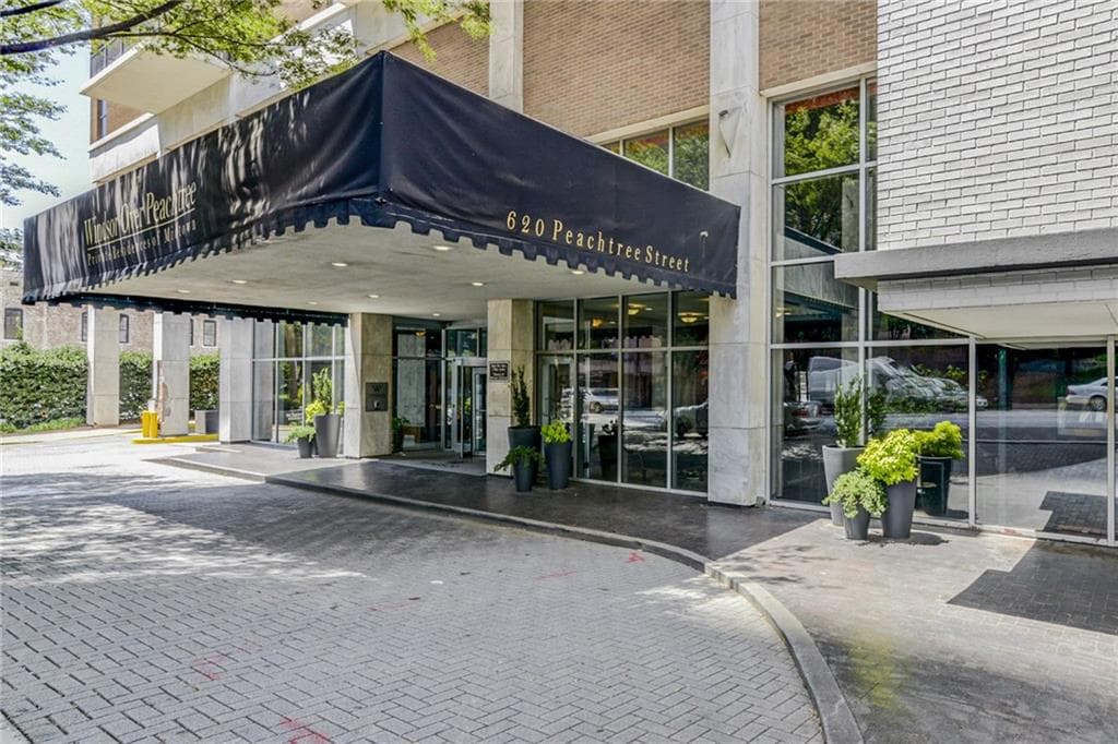 2 bedroom, 1 bathroom, 992 sq ft condominium for sale at 620 Peachtree Street 1106, Atlanta, GA 30308 — photo 3