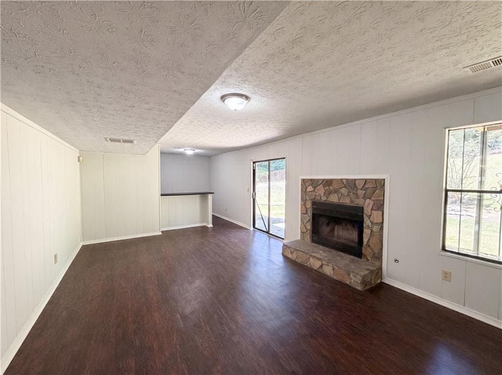 4 bedroom, 3 bathroom, 1,378 sq ft single family residence for sale at 6830 Earlhurst Road, Atlanta, GA 30349 — photo 6