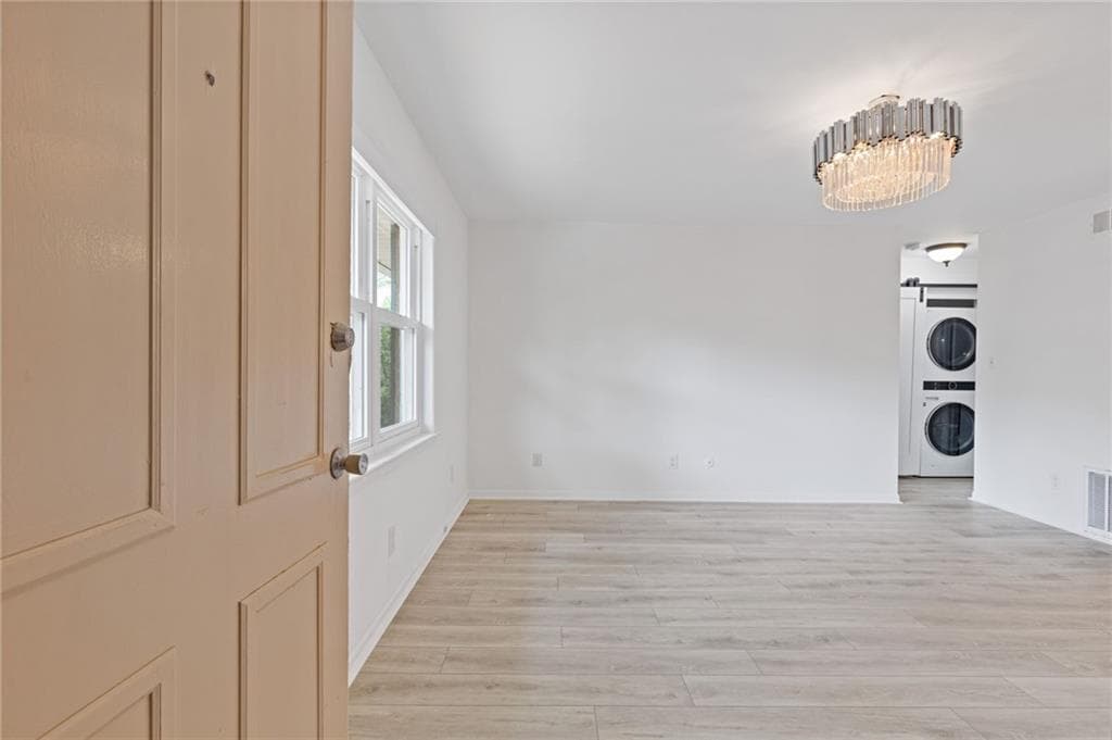 2 bedroom, 2 bathroom, 990 sq ft condominium under contract at 3510 Roswell Road APT C2, Atlanta, GA 30305 — photo 2
