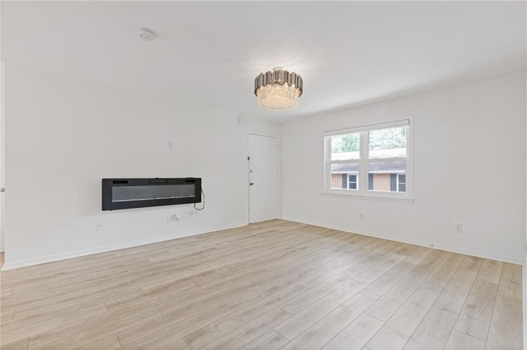 2 bedroom, 2 bathroom, 990 sq ft condominium under contract at 3510 Roswell Road APT C2, Atlanta, GA 30305 — photo 5