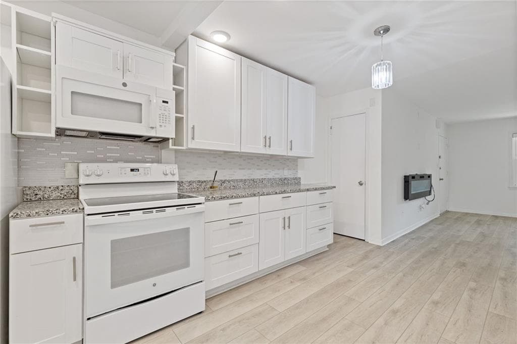 2 bedroom, 2 bathroom, 990 sq ft condominium under contract at 3510 Roswell Road APT C2, Atlanta, GA 30305 — photo 9