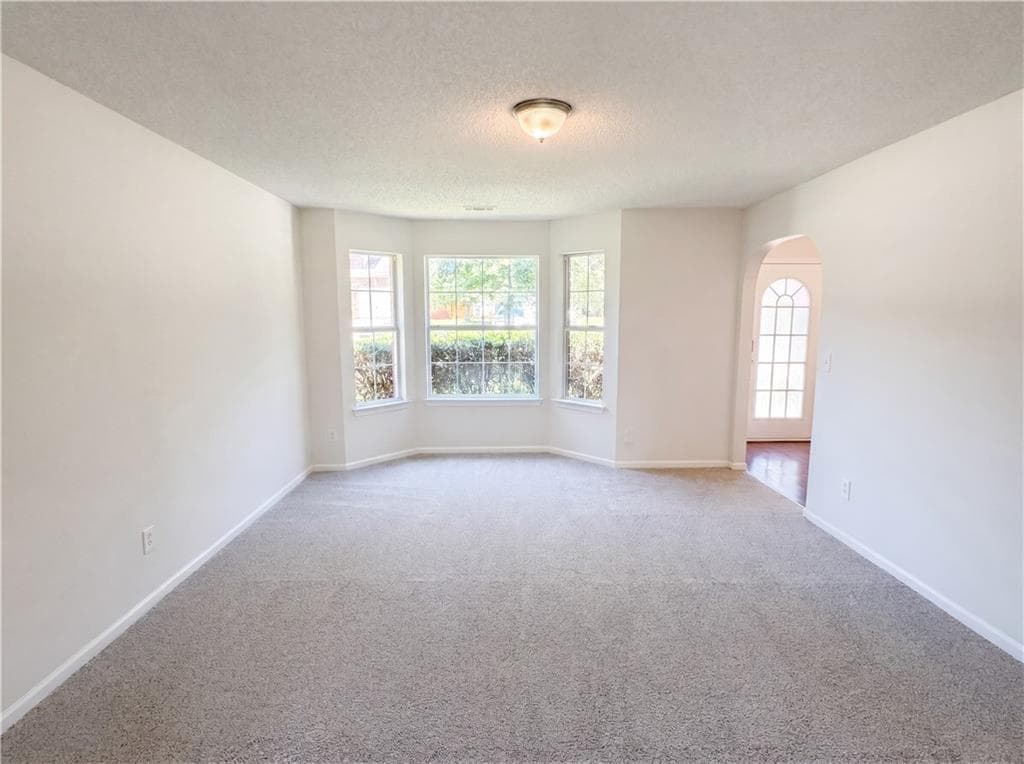 4 bedroom, 3 bathroom, 2,700 sq ft single family residence under contract at 1774 Wood Stork Drive, Hampton, GA 30228 — photo 2