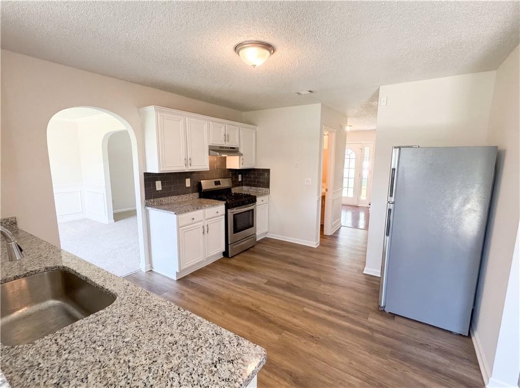 4 bedroom, 3 bathroom, 2,700 sq ft single family residence under contract at 1774 Wood Stork Drive, Hampton, GA 30228 — photo 3