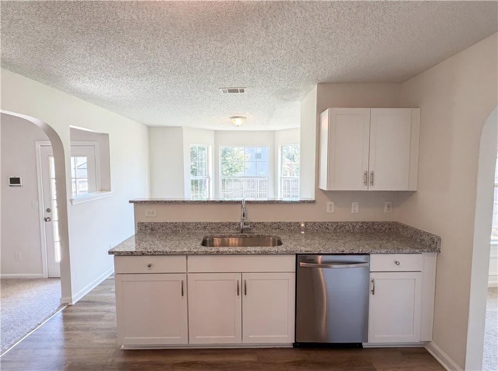 4 bedroom, 3 bathroom, 2,700 sq ft single family residence under contract at 1774 Wood Stork Drive, Hampton, GA 30228 — photo 4