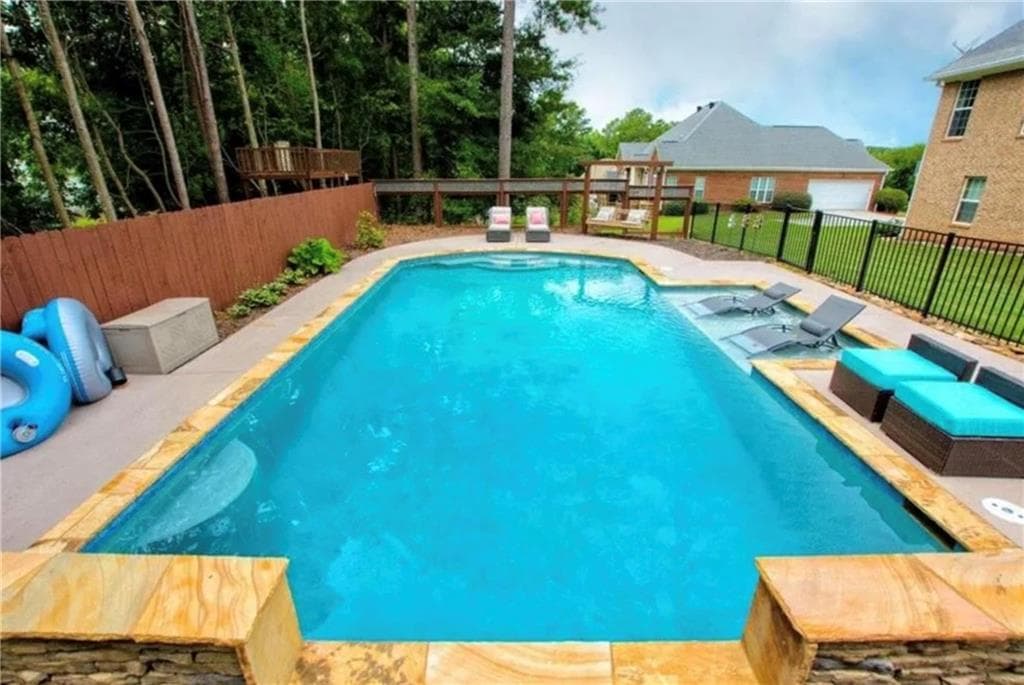 4 bedroom, 3 bathroom, 2,561 sq ft single family residence under contract at 121 Meadow Creek Circle, Bremen, GA 30110 — photo 6