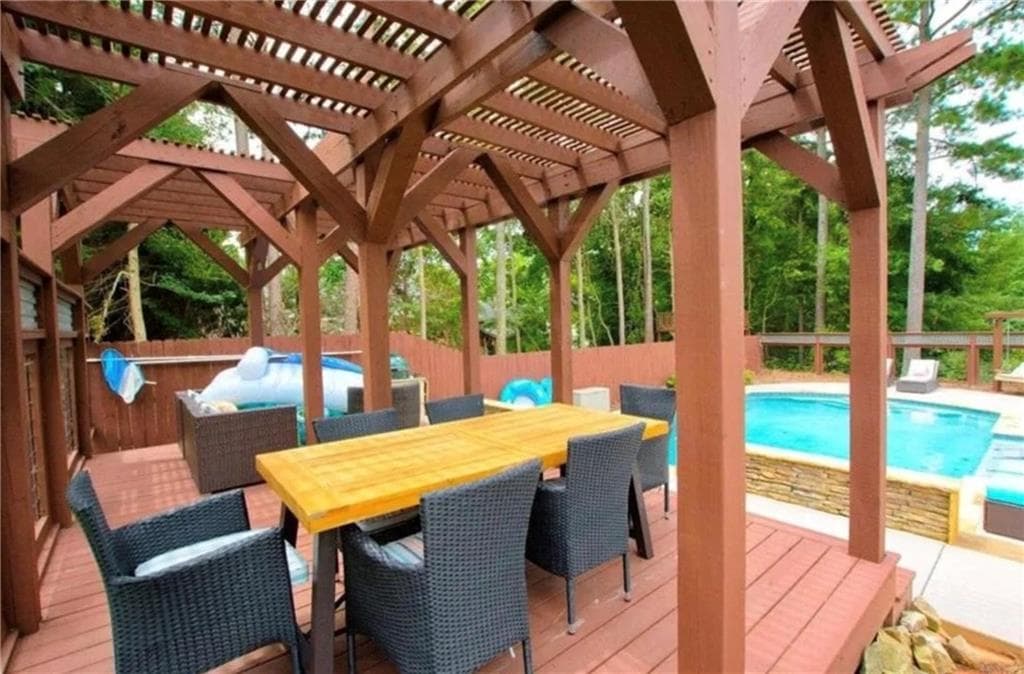 4 bedroom, 3 bathroom, 2,561 sq ft single family residence under contract at 121 Meadow Creek Circle, Bremen, GA 30110 — photo 10