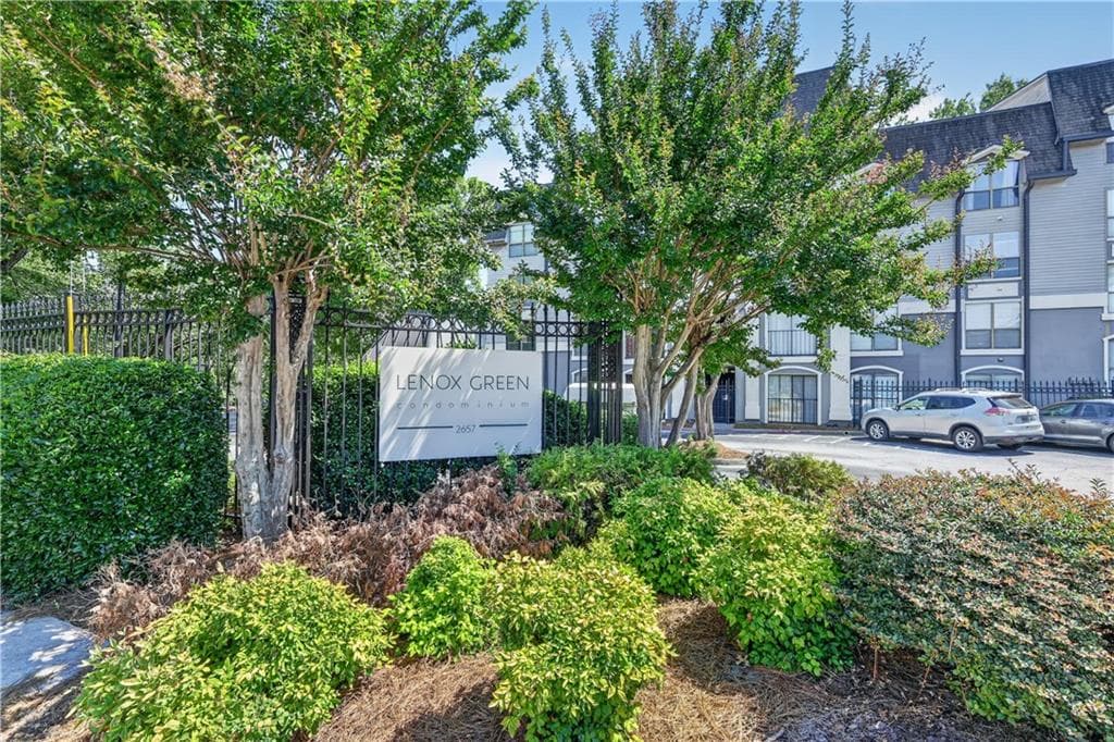 2 bedroom, 2 bathroom, 949 sq ft condominium for rent at 2657 Lenox Road H-110, Atlanta, GA 30324 for $1,650 a month — photo 1 of 22