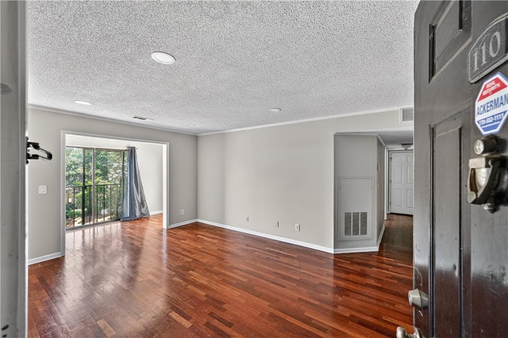 2 bedroom, 2 bathroom, 949 sq ft condominium for rent at 2657 Lenox Road H-110, Atlanta, GA 30324 for $1,650 a month — photo 2