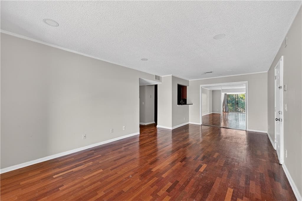 2 bedroom, 2 bathroom, 949 sq ft condominium for rent at 2657 Lenox Road H-110, Atlanta, GA 30324 for $1,650 a month — photo 5