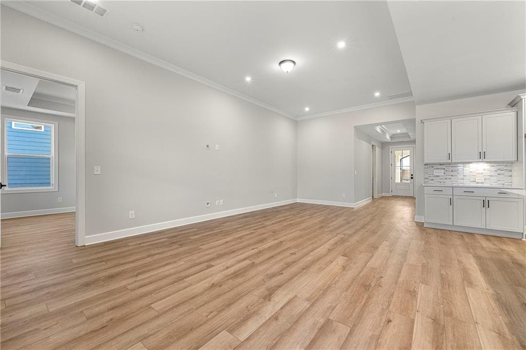 2 bedroom, 2 bathroom, 1,861 sq ft single family residence under contract at 290 Conway Trail, Hoschton, GA 30548 — photo 8