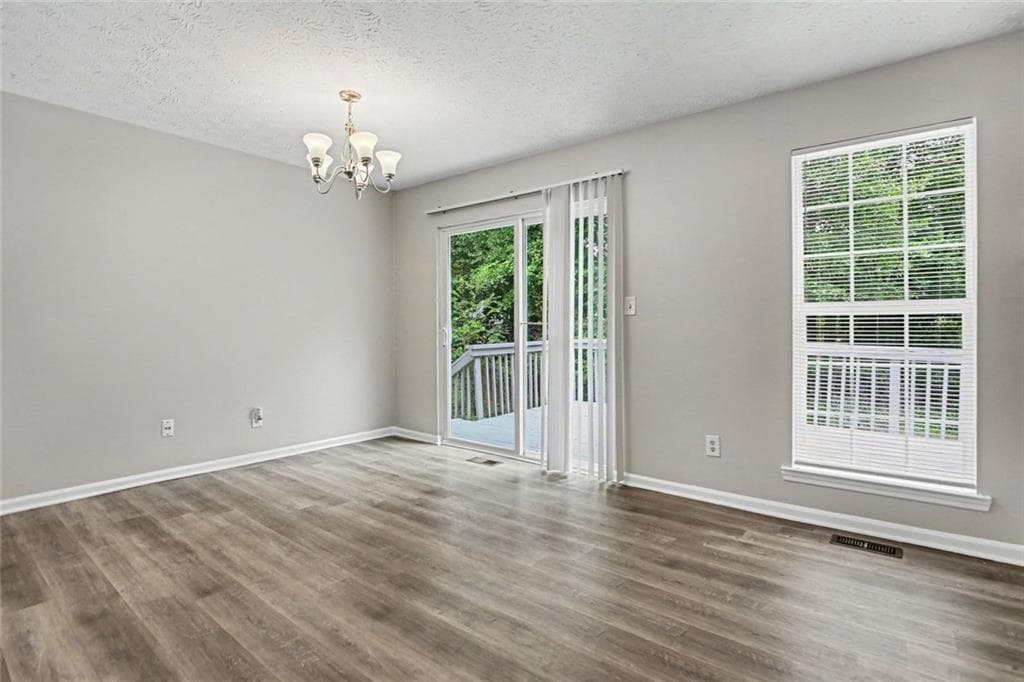 3 bedroom, 2 bathroom, 1,408 sq ft single family residence for sale at 9112 Raven Drive, Jonesboro, GA 30238 — photo 8