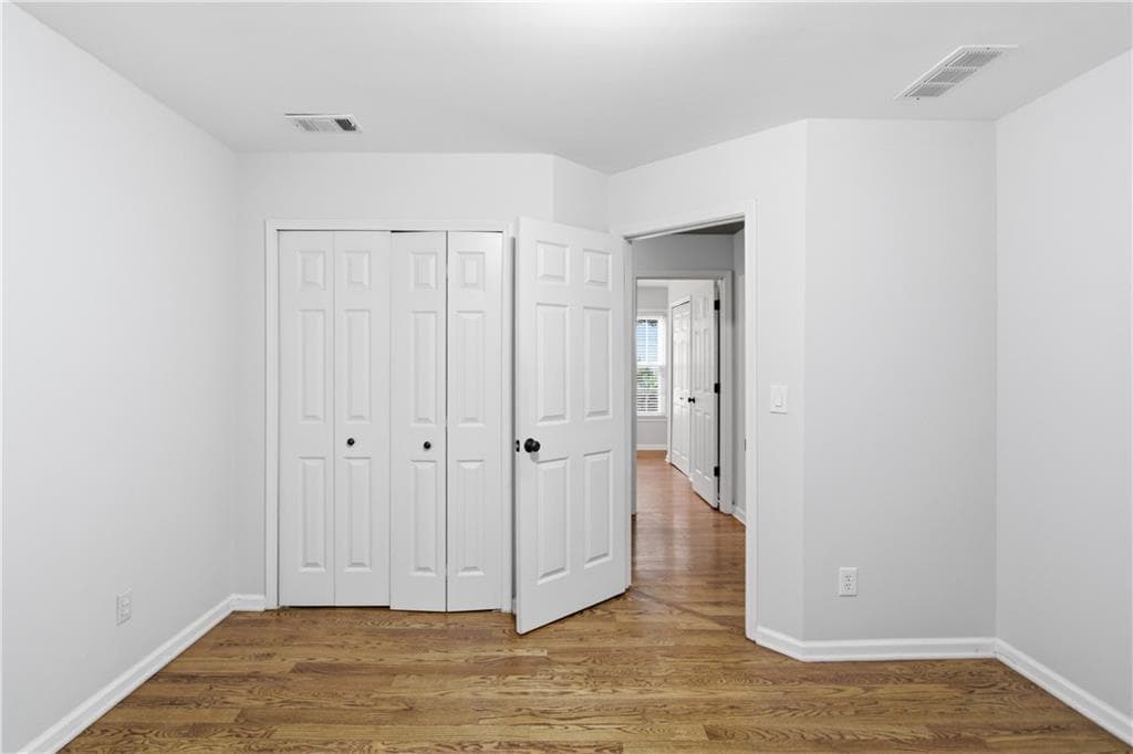 5 bedroom, 3 bathroom, 3,626 sq ft single family residence for sale at 11715 Dunhill Place Drive, Johns Creek, GA 30005 — photo 4
