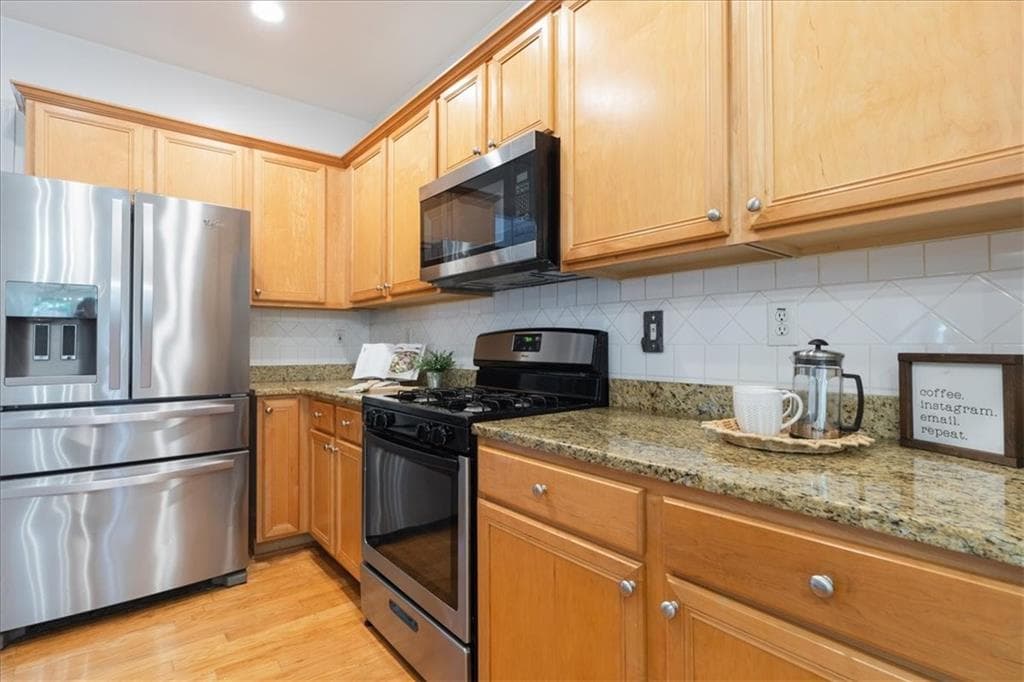 5 bedroom, 3 bathroom, 2,735 sq ft single family residence under contract at 1074 Frog Leap Trail, Kennesaw, GA 30152 — photo 6