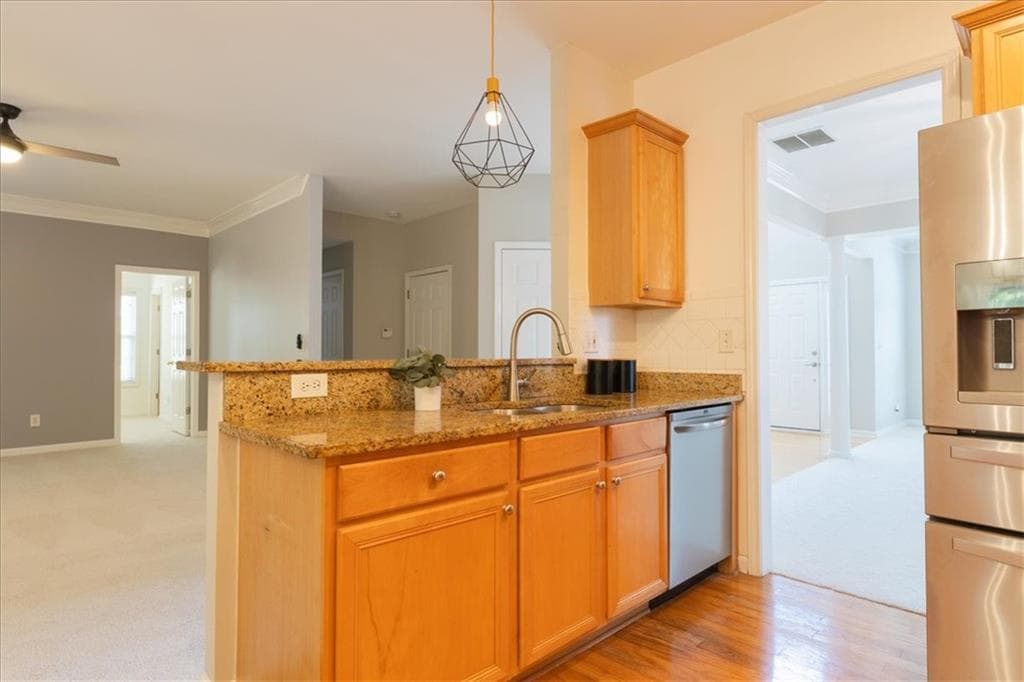 5 bedroom, 3 bathroom, 2,735 sq ft single family residence under contract at 1074 Frog Leap Trail, Kennesaw, GA 30152 — photo 7