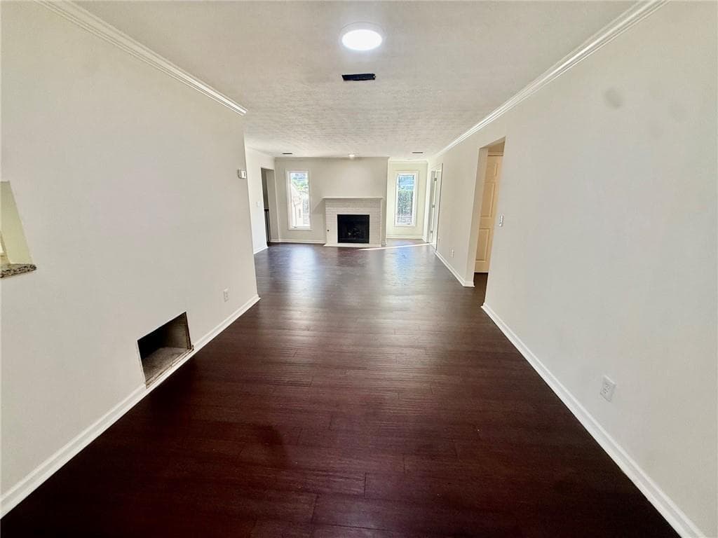 3 bedroom, 2 bathroom, 1,550 sq ft condominium for sale at 11 Saint Claire Lane, Atlanta, GA 30324 — photo 7