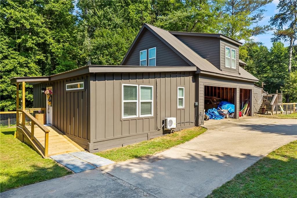 7 bedroom, 7 bathroom, 3,171 sq ft single family residence for sale at 9315 Meadow Brook Drive, Gainesville, GA 30506 — photo 7