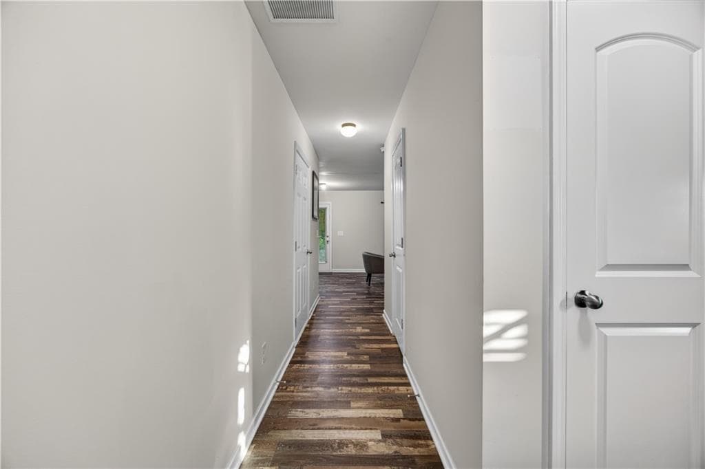 4 bedroom, 3 bathroom, 1,844 sq ft single family residence under contract at 5640 Laurel Ridge Drive, East Point, GA 30344 — photo 4