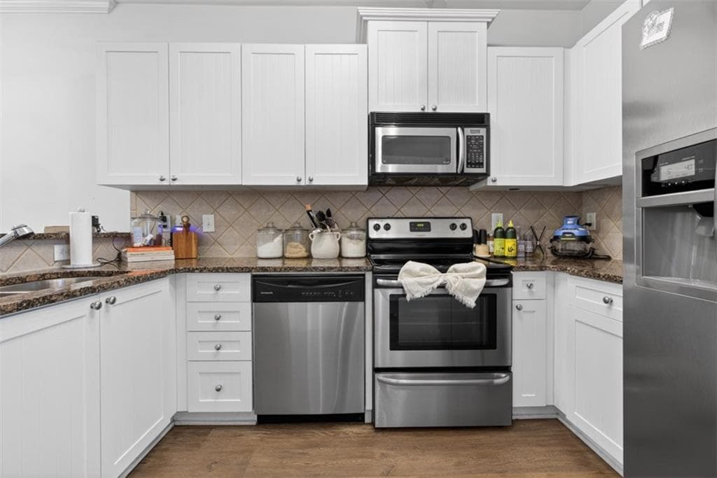 3 bedroom, 4 bathroom, 1,326 sq ft townhouse for sale at 1028 Liberty Parkway # 203, Atlanta, GA 30318 — photo 3