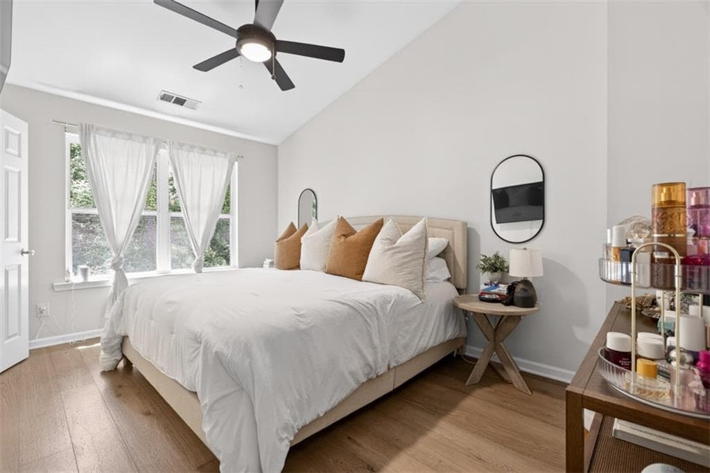 3 bedroom, 4 bathroom, 1,326 sq ft townhouse for sale at 1028 Liberty Parkway # 203, Atlanta, GA 30318 — photo 5