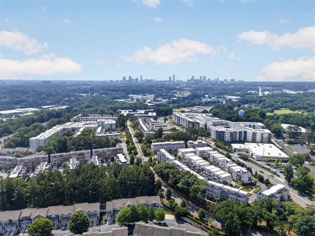 3 bedroom, 4 bathroom, 1,326 sq ft townhouse for sale at 1028 Liberty Parkway # 203, Atlanta, GA 30318 — photo 6