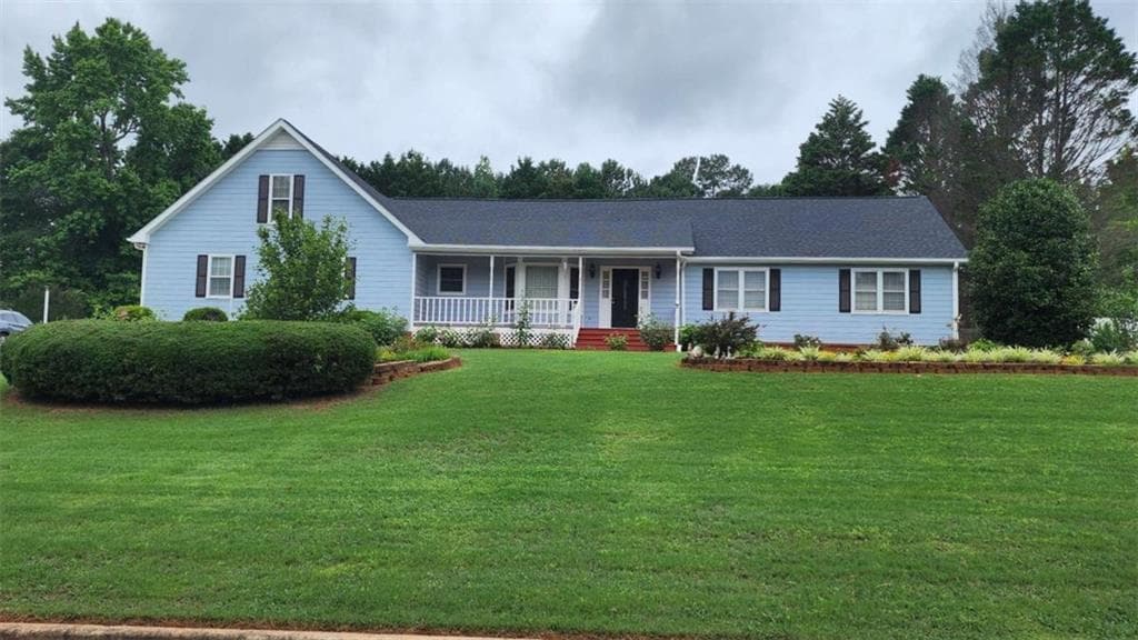 5 bedroom, 3 bathroom, 3,324 sq ft single family residence for sale at 390 Lake Ridge Court, Mcdonough, GA 30252 — photo 2