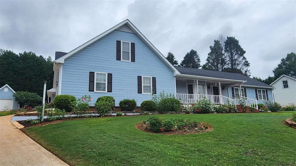 5 bedroom, 3 bathroom, 3,324 sq ft single family residence for sale at 390 Lake Ridge Court, Mcdonough, GA 30252 — photo 5