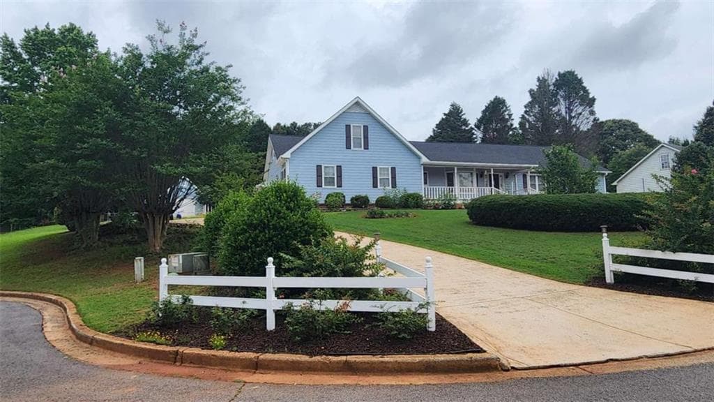5 bedroom, 3 bathroom, 3,324 sq ft single family residence for sale at 390 Lake Ridge Court, Mcdonough, GA 30252 — photo 6