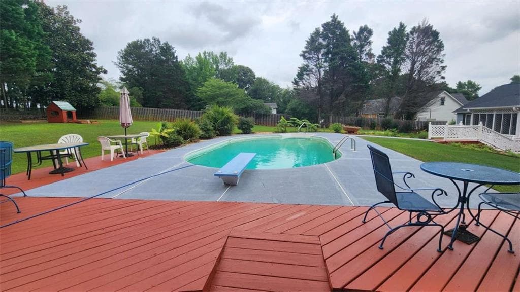 5 bedroom, 3 bathroom, 3,324 sq ft single family residence for sale at 390 Lake Ridge Court, Mcdonough, GA 30252 — photo 7