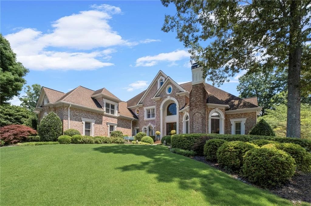 4 bedroom, 5 bathroom, 4,039 sq ft single family residence sold at 6630 Sunbriar Drive, Cumming, GA 30040