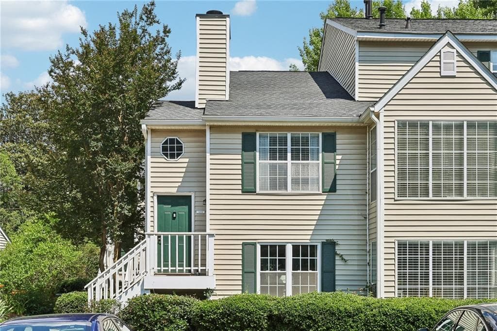 2 bedroom, 2 bathroom, 1,336 sq ft condominium sold at 1608 Glenleaf Drive, Peachtree Corners, GA 30092