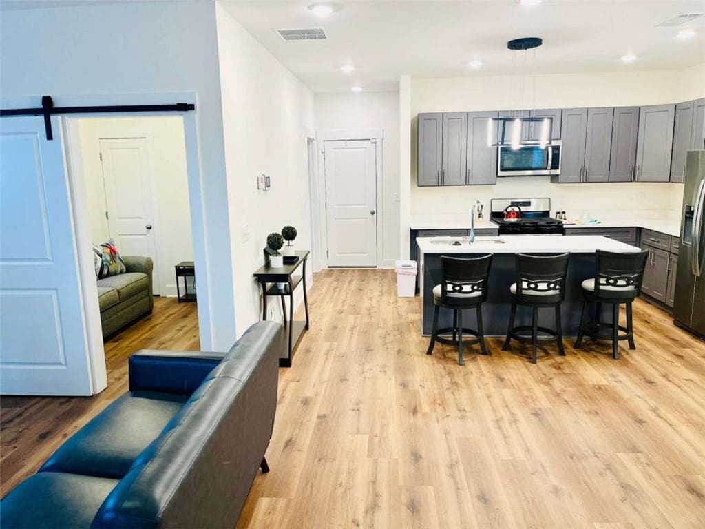 4 bedroom, 3 bathroom, 1,661 sq ft single family residence for sale at 445 Griffin Street, Atlanta, GA 30318 — photo 6