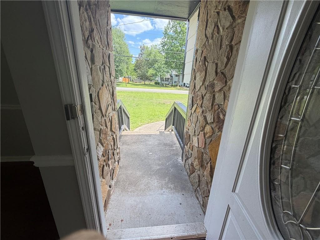 3 bedroom, 2 bathroom, 31,363 sq ft single family residence for sale at 1861 Pharr Road, Snellville, GA 30078 — photo 7
