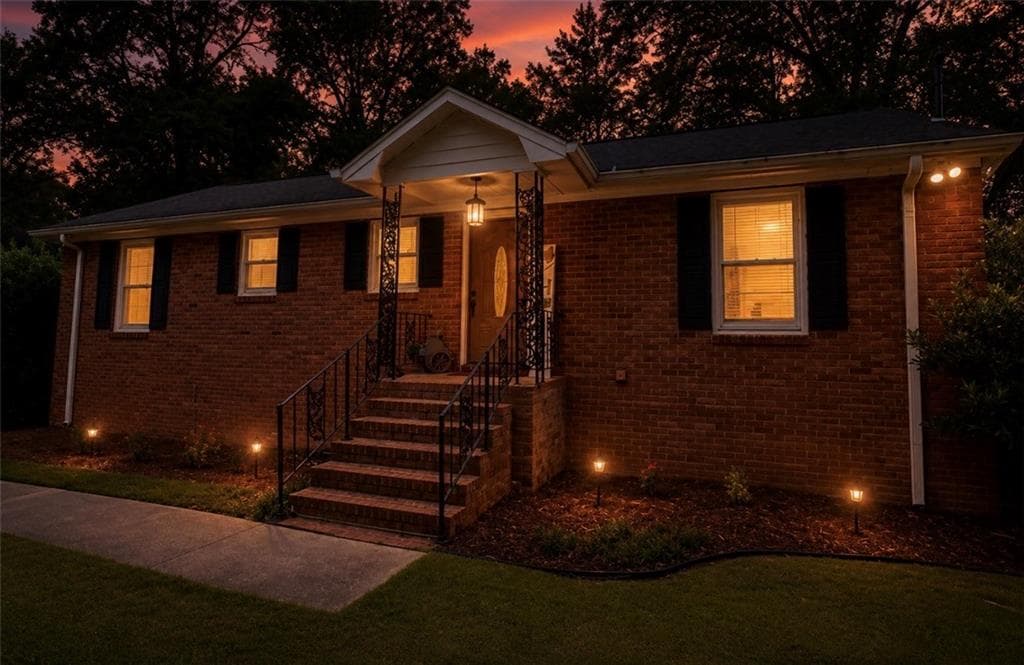 5 bedroom, 3 bathroom, 2,762 sq ft single family residence for sale at 5566 Fisherman Court, Villa Rica, GA 30180 — photo 3