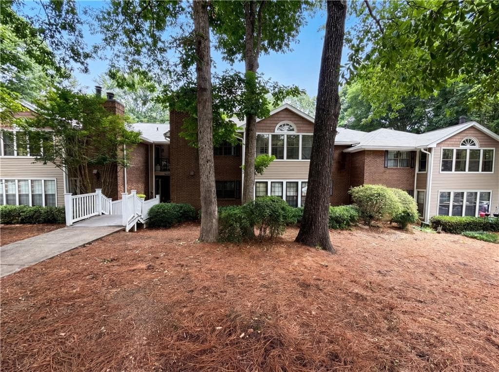2 bedroom, 2 bathroom, 823 sq ft condominium for sale at 507 Barrington Hills Drive, Atlanta, GA 30350