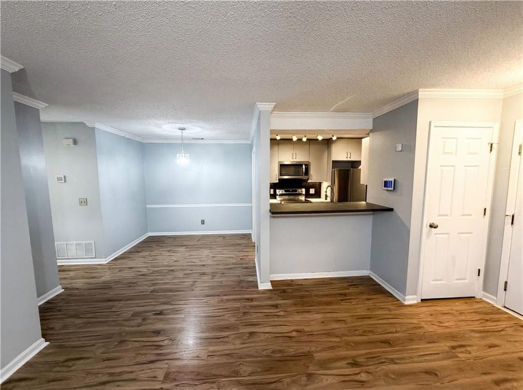 2 bedroom, 2 bathroom, 823 sq ft condominium for sale at 507 Barrington Hills Drive, Atlanta, GA 30350 — photo 7