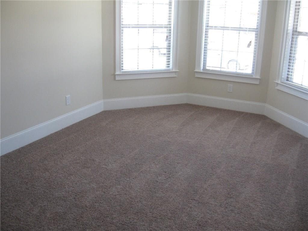 5 bedroom, 3 bathroom, 3,196 sq ft single family residence for rent at 5685 Banner Boulevard, Cumming, GA 30028 for $2,600 a month — photo 2