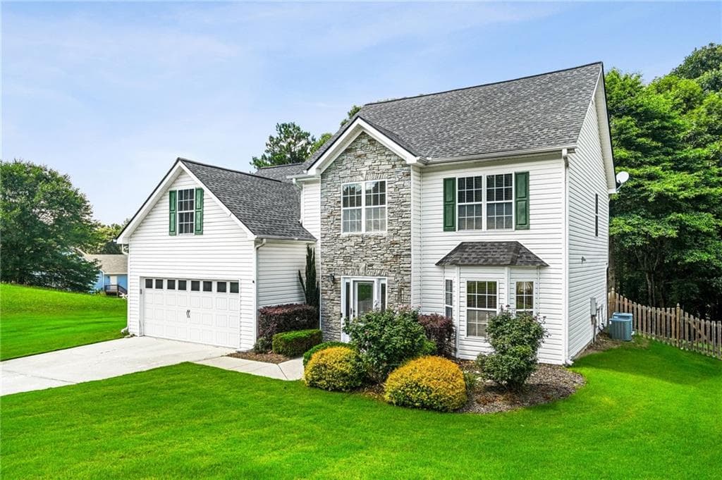 4 bedroom, 4 bathroom, 2,570 sq ft single family residence under contract at 1623 Cagle Court, Lawrenceville, GA 30045 — photo 2