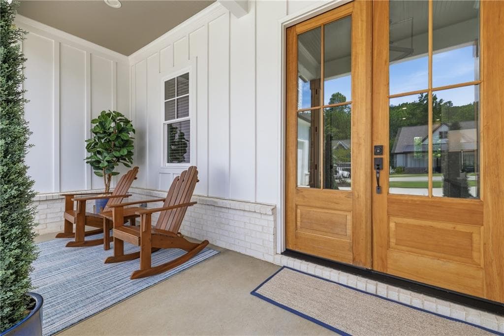 4 bedroom, 3 bathroom, 2,664 sq ft single family residence for sale at 7150 Bluebird Cove, Gainesville, GA 30506 — photo 3