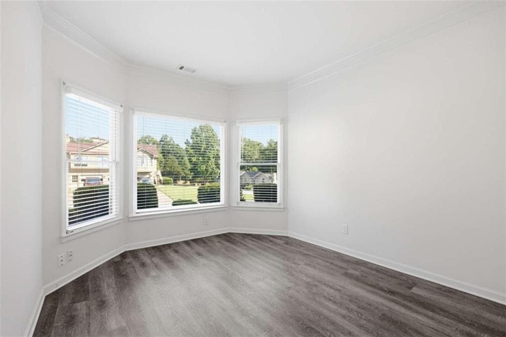 4 bedroom, 3 bathroom, 2,378 sq ft single family residence under contract at 2084 York River Way, Suwanee, GA 30024 — photo 10