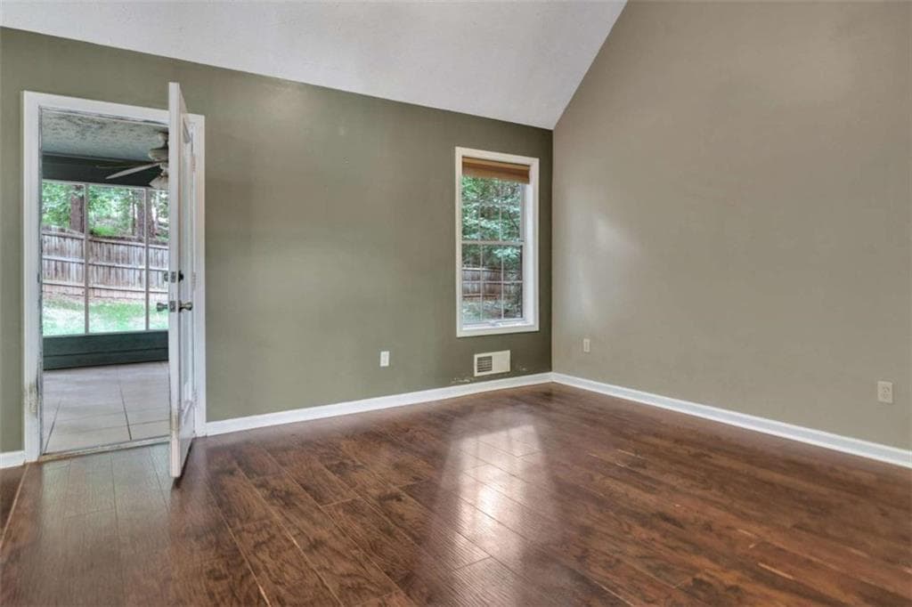 3 bedroom, 4 bathroom, 2,013 sq ft single family residence for sale at 432 Kimberly Court, Mcdonough, GA 30252 — photo 6
