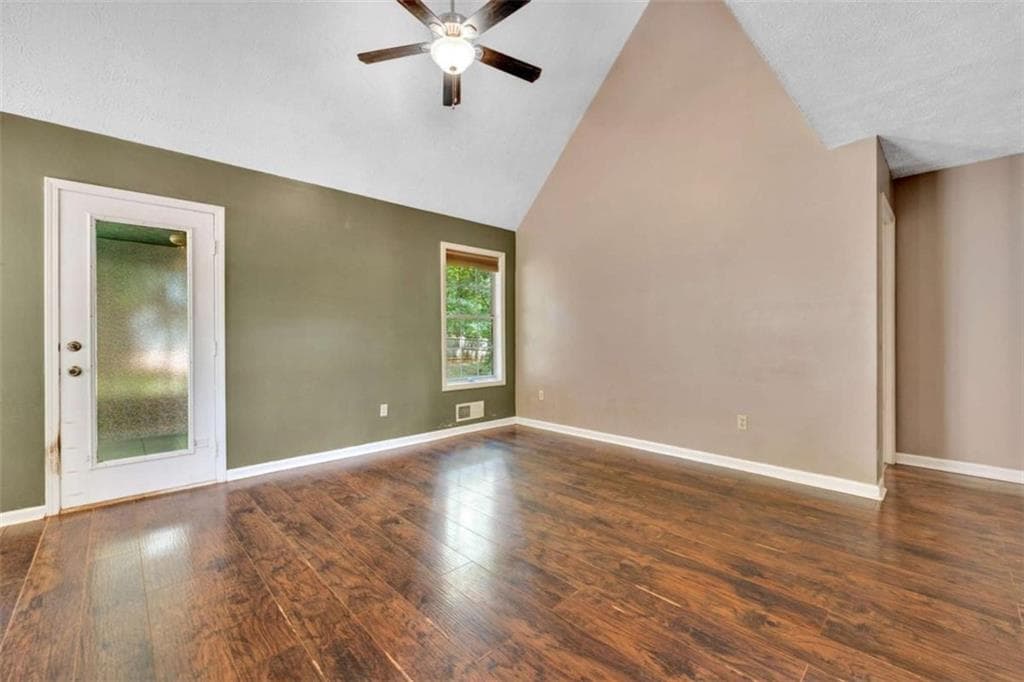 3 bedroom, 4 bathroom, 2,013 sq ft single family residence for sale at 432 Kimberly Court, Mcdonough, GA 30252 — photo 9