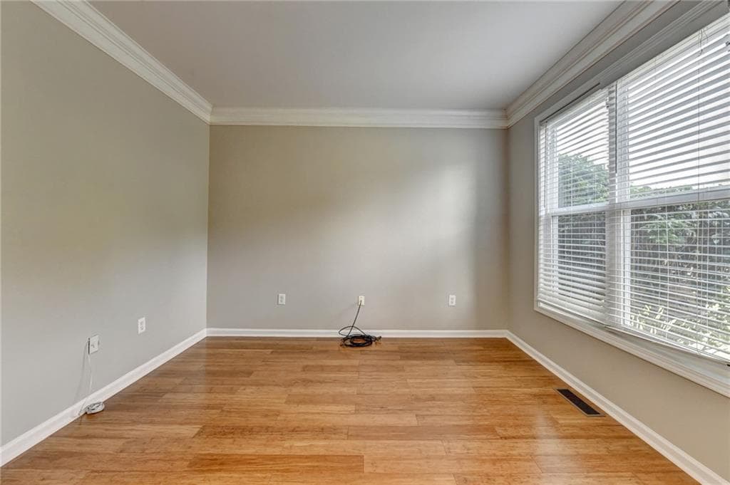 7 bedroom, 4 bathroom, 3,266 sq ft single family residence for sale at 365 Ruby Forest Parkway, Suwanee, GA 30024 — photo 7