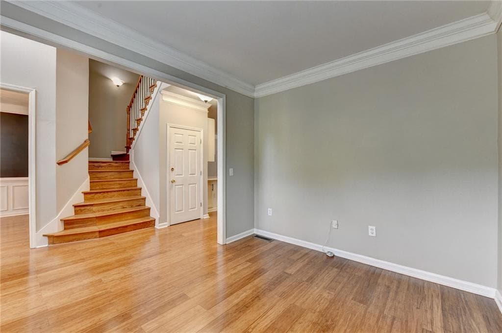 7 bedroom, 4 bathroom, 3,266 sq ft single family residence for sale at 365 Ruby Forest Parkway, Suwanee, GA 30024 — photo 9