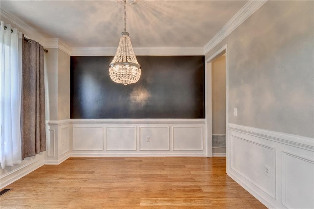 7 bedroom, 4 bathroom, 3,266 sq ft single family residence for sale at 365 Ruby Forest Parkway, Suwanee, GA 30024 — photo 10