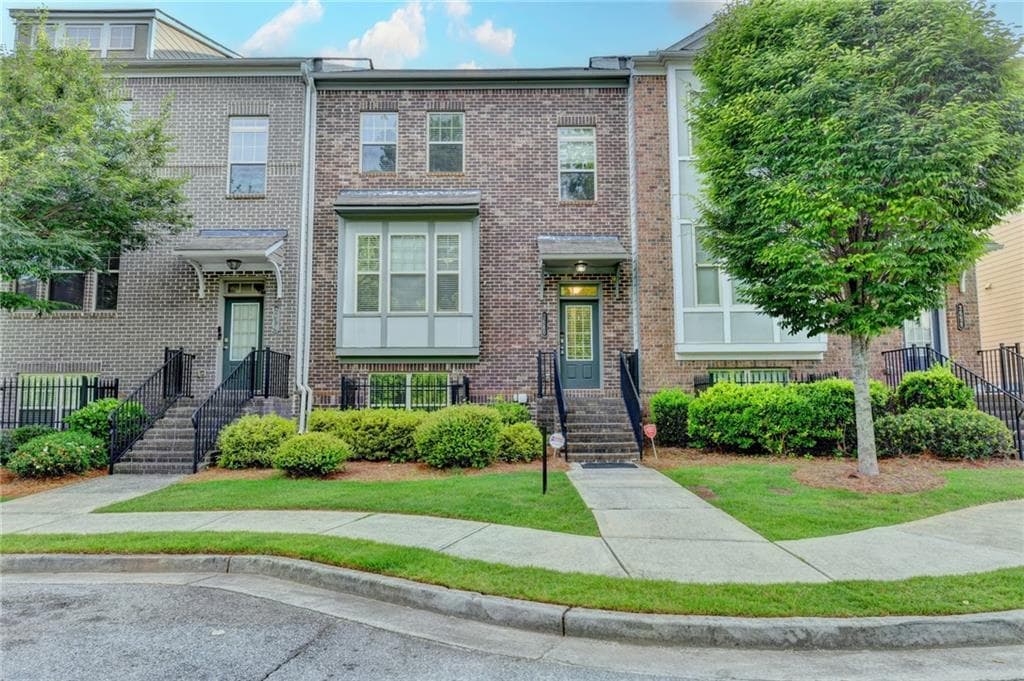 3 bedroom, 4 bathroom, 1,832 sq ft townhouse under contract at 2640 Village Place Drive, Duluth, GA 30096