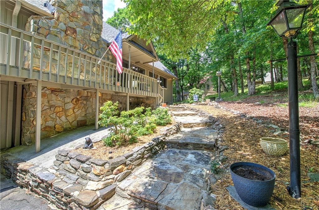 3 bedroom, 2 bathroom, 2,132 sq ft single family residence for sale at 1467 Little Hendricks Mountain Road, Jasper, GA 30143 — photo 4