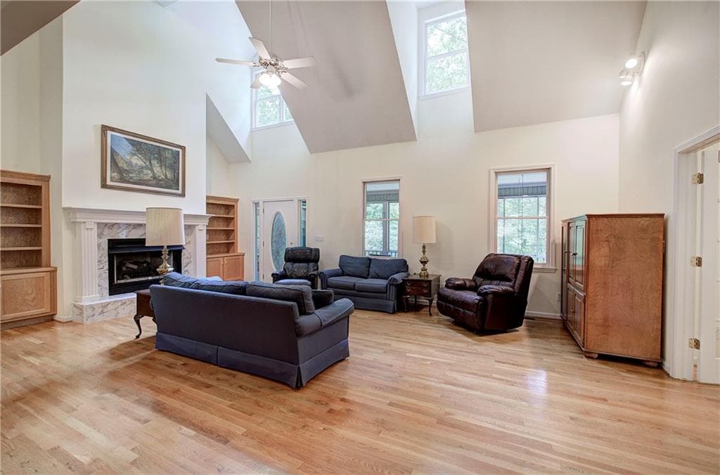 4 bedroom, 5 bathroom, 3,691 sq ft single family residence for sale at 312 Lake View Trace, Jasper, GA 30143 — photo 3