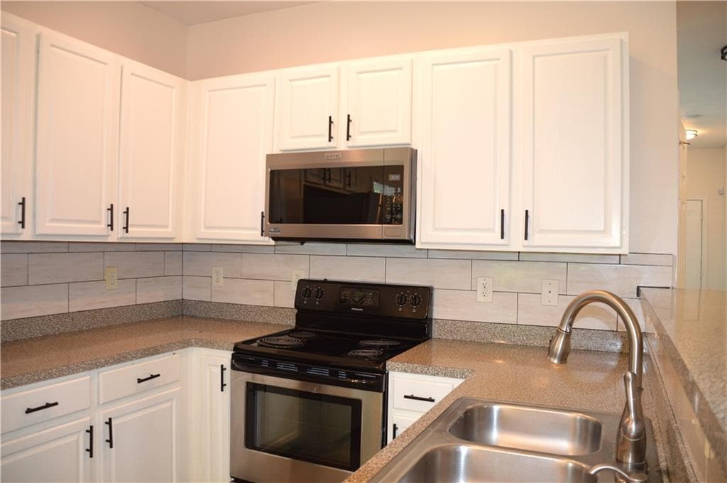 3 bedroom, 3 bathroom townhouse for rent at 3072 Cedar Glade Lane, Buford, GA 30519 for $1,990 a month — photo 6