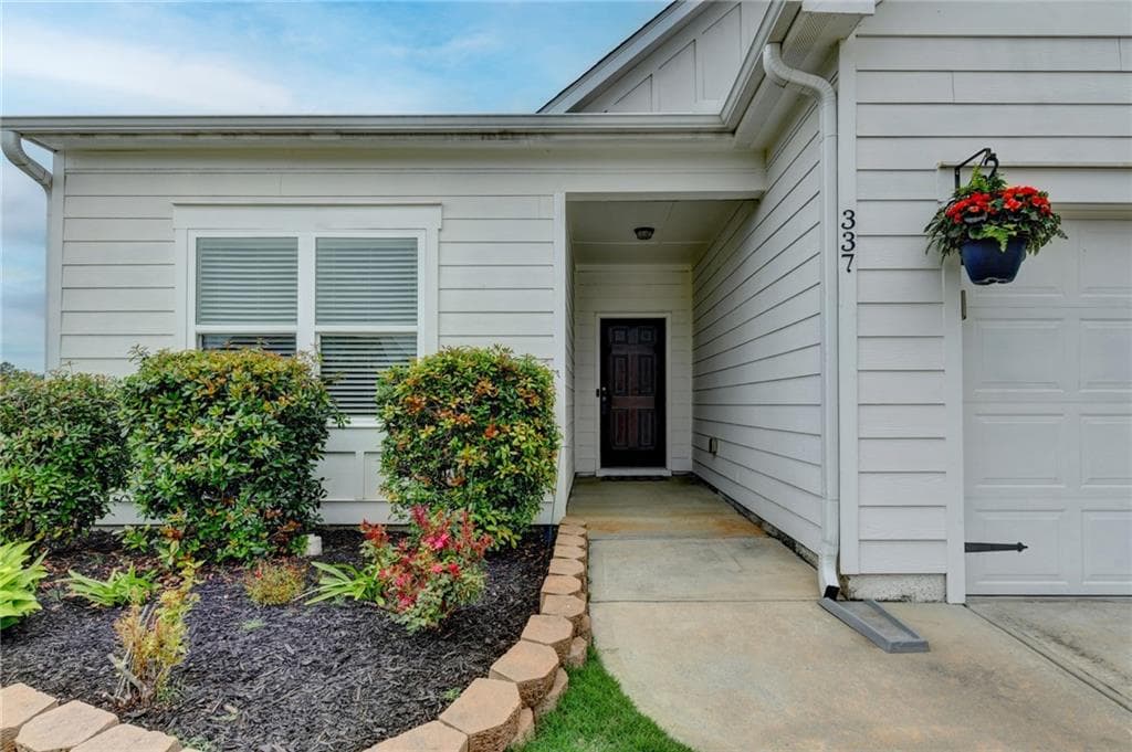 4 bedroom, 2 bathroom, 1,740 sq ft single family residence for sale at 337 Alexander Lane, Bethlehem, GA 30620 — photo 2